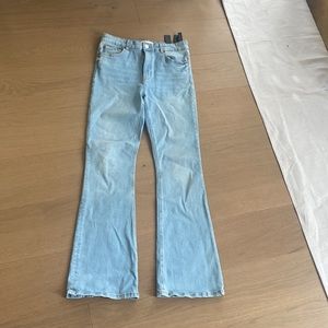 Zara Light Wash Relaxed Fit Flare Denim/Jeans